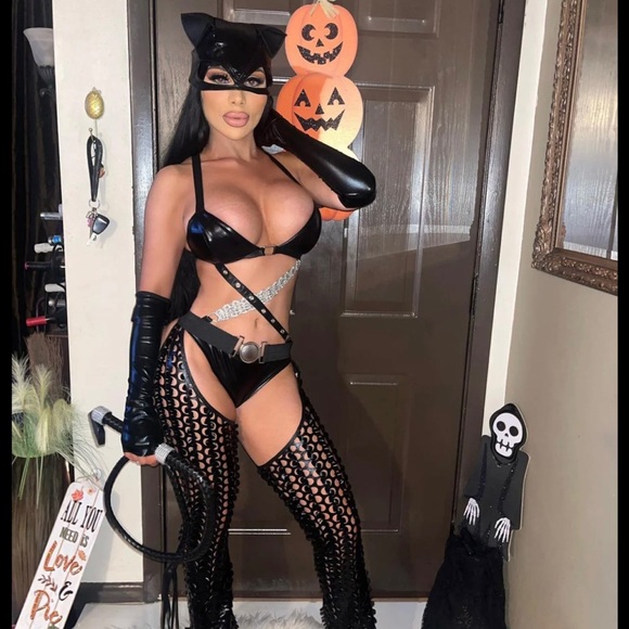 Mistress kitty 🔥 Catwoman costume cosplay Fashion Nova Cat woman Halloween - Picture 6 of 16